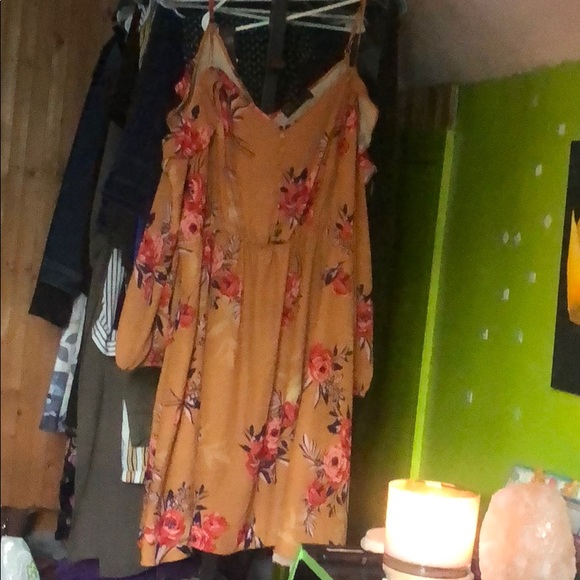 Floral dress - Picture 3 of 3